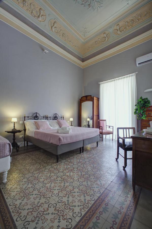 Palazzo Pastura B&B And Apartments Catania Exterior photo