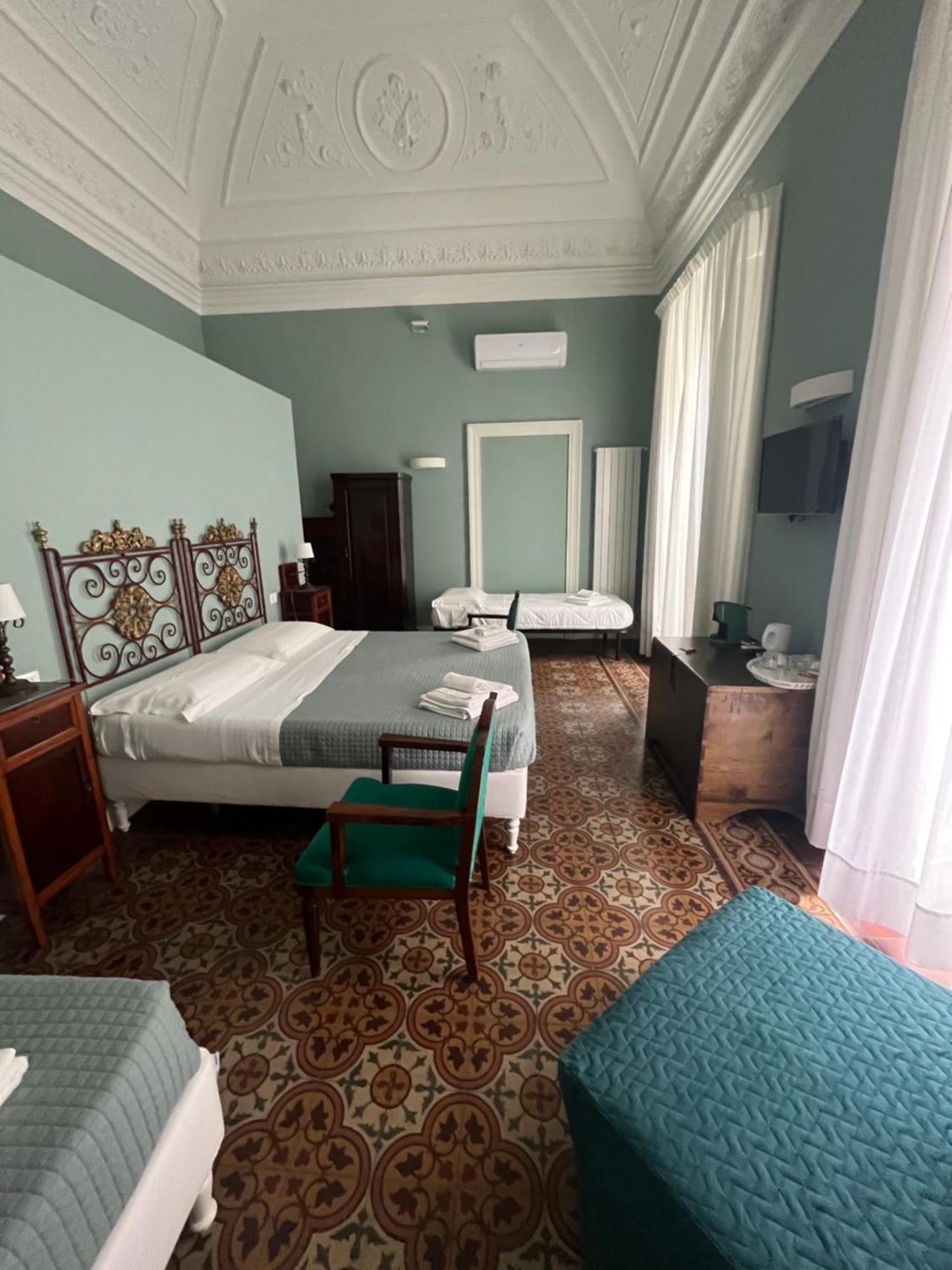 Palazzo Pastura B&B And Apartments Catania Exterior photo